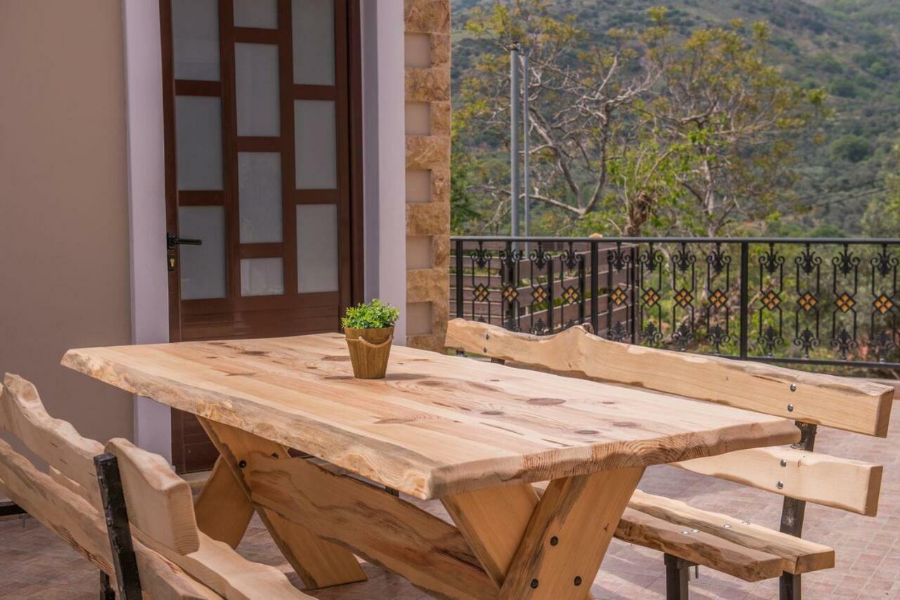 Marika Traditional Home Elos Екстер'єр фото