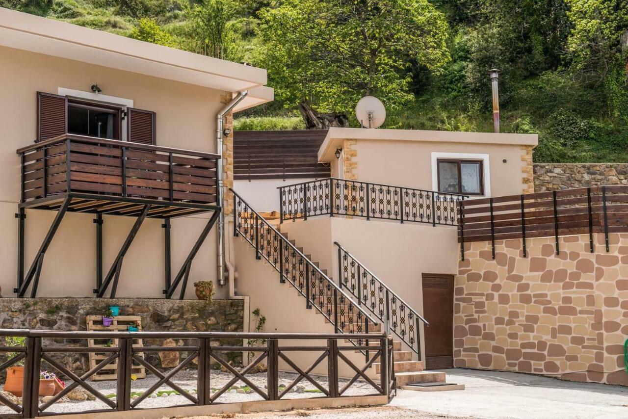 Marika Traditional Home Elos Екстер'єр фото