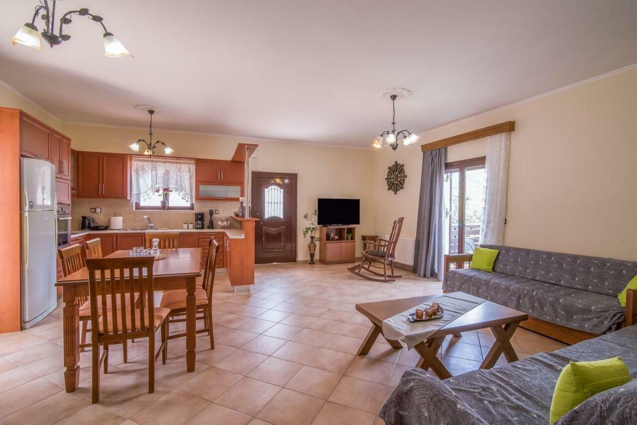 Marika Traditional Home Elos Екстер'єр фото