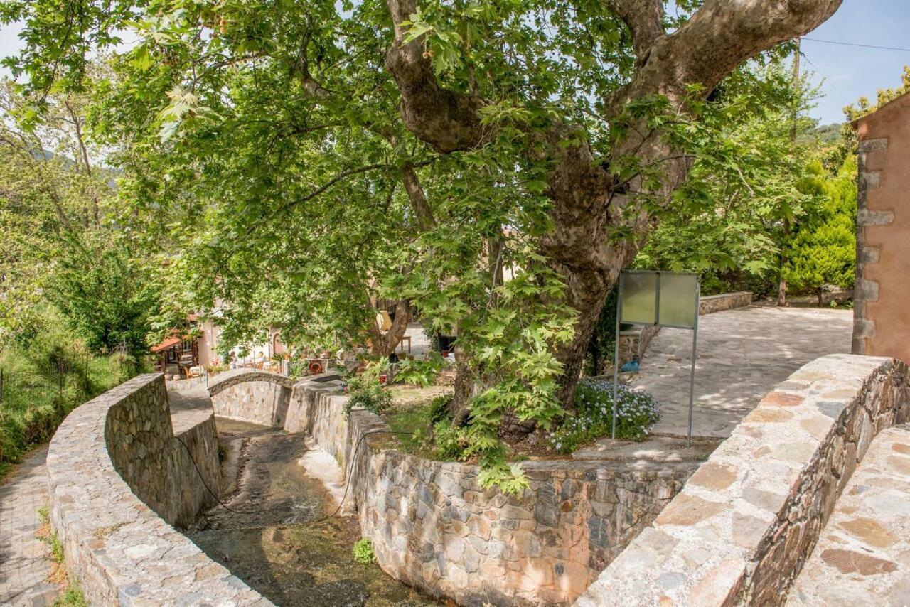 Marika Traditional Home Elos Екстер'єр фото